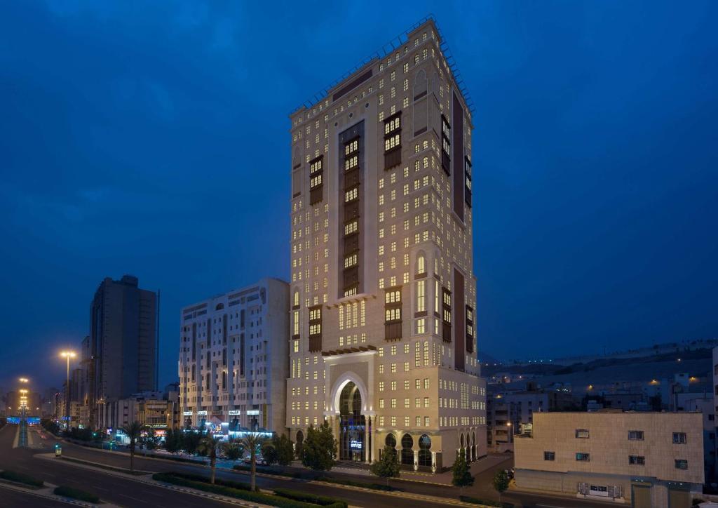 park-inn-by-radisson-makkah-aziziyah-1-1